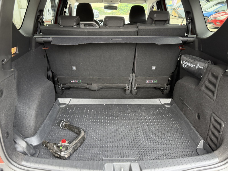 Dacia Jogger TCe 110 Extreme RFK 1Hd. Sitzh. LMF 1.0 TCe 110 EU — photo 17