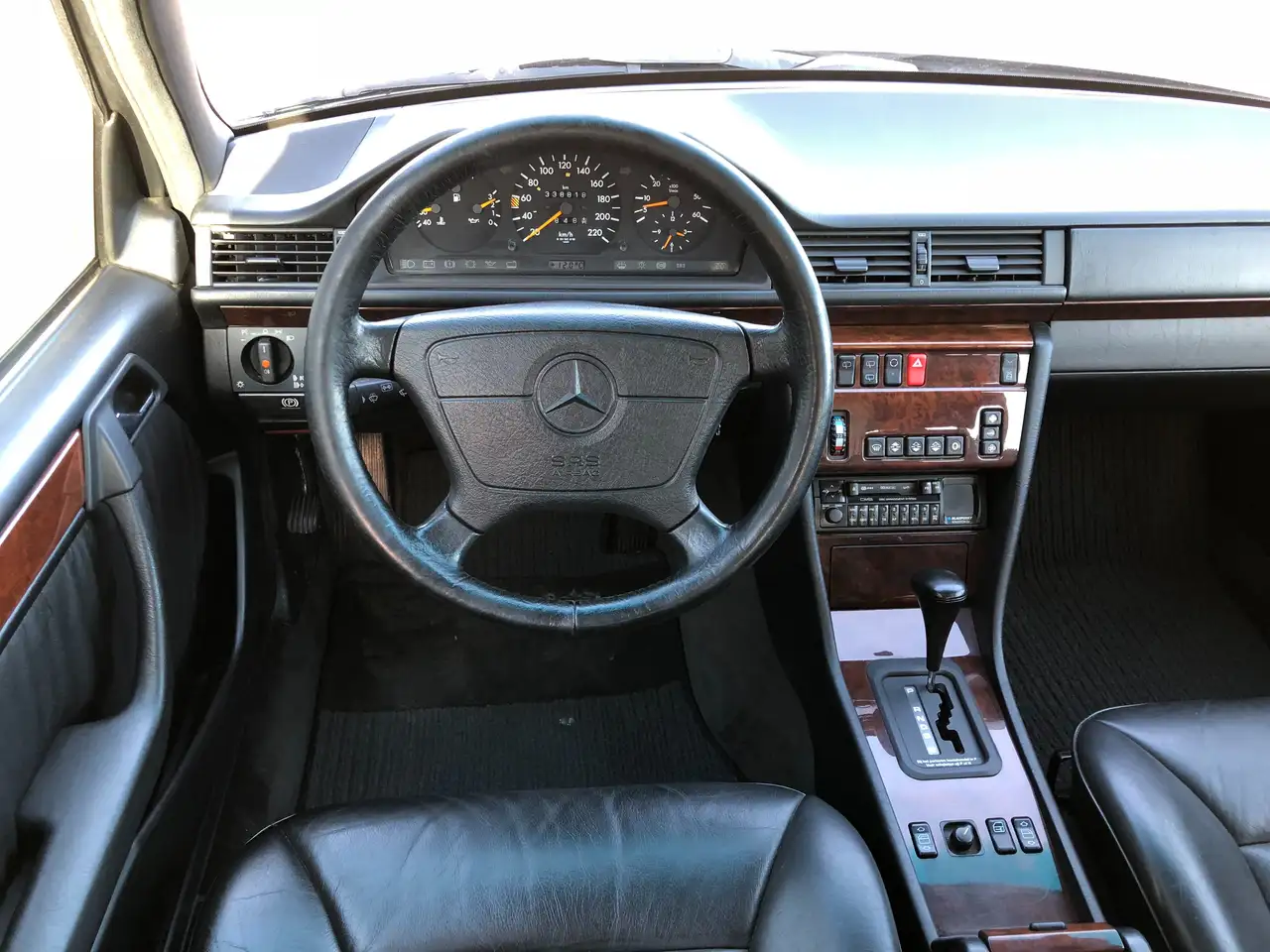 Mercedes-Benz E 250 T D Automatik*Klimatisierungsautomatik*1.Hand*, foto 10