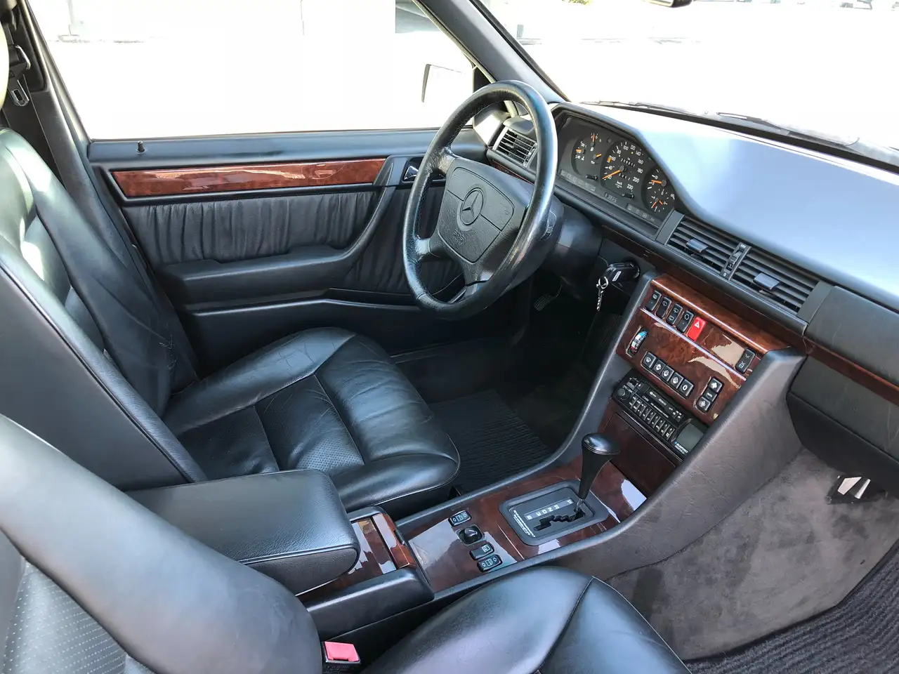 Mercedes-Benz E 250 T D Automatik*Klimatisierungsautomatik*1.Hand*, foto 9