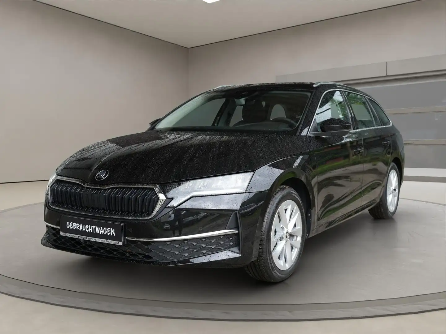 Skoda Octavia Combi Selection 2.0TDI DSG+Pano+ACC+SHZ+NAVI Noir - 1