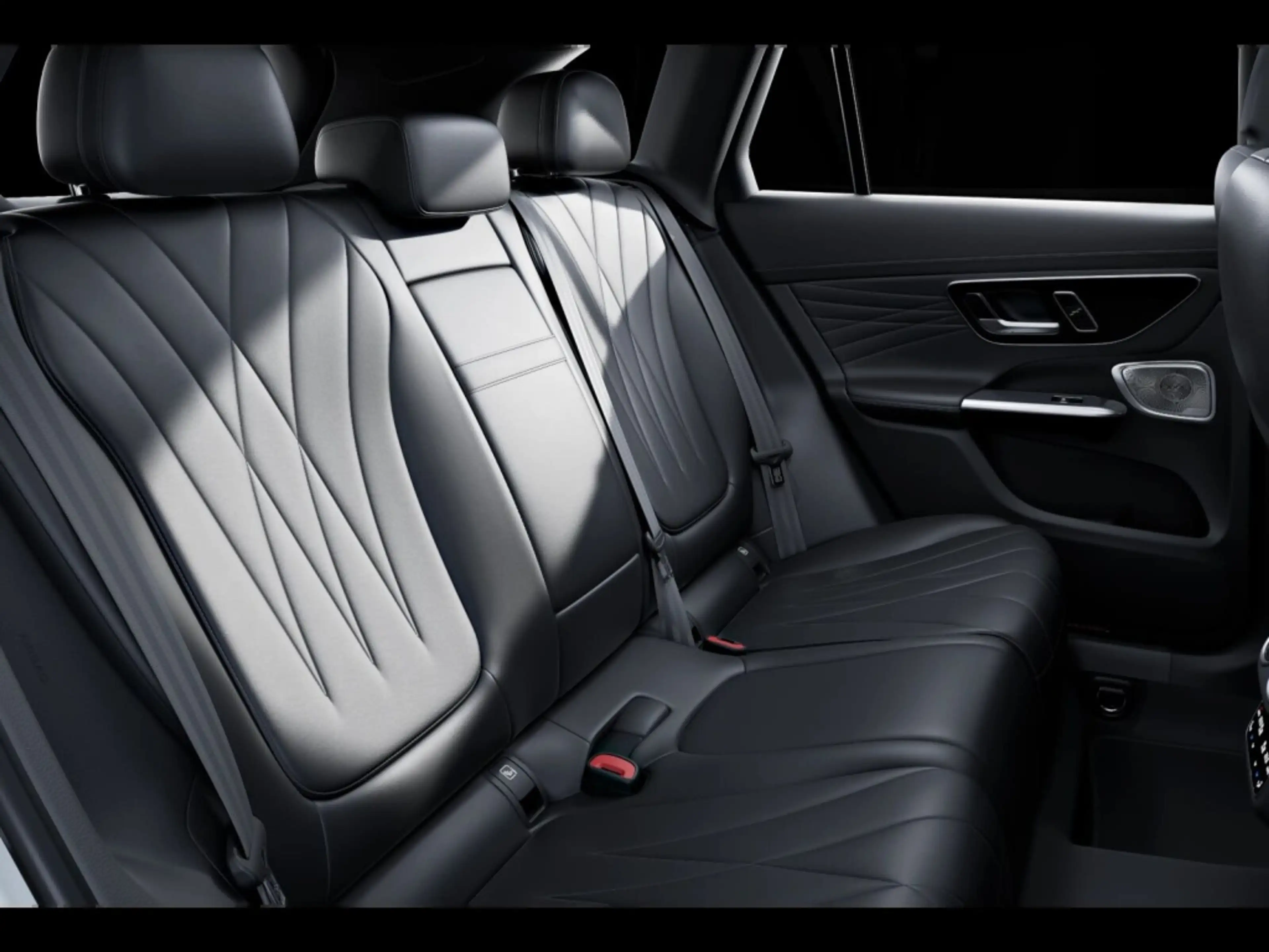 Mercedes-Benz GLC 400 e 4M AMG 360 ACC AHK HUD BURMESTER NIGHT — photo 12