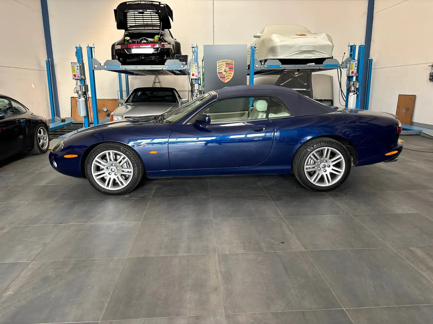 Jaguar XKR Convertible 4.2 V8 s/c Niebieski - 2