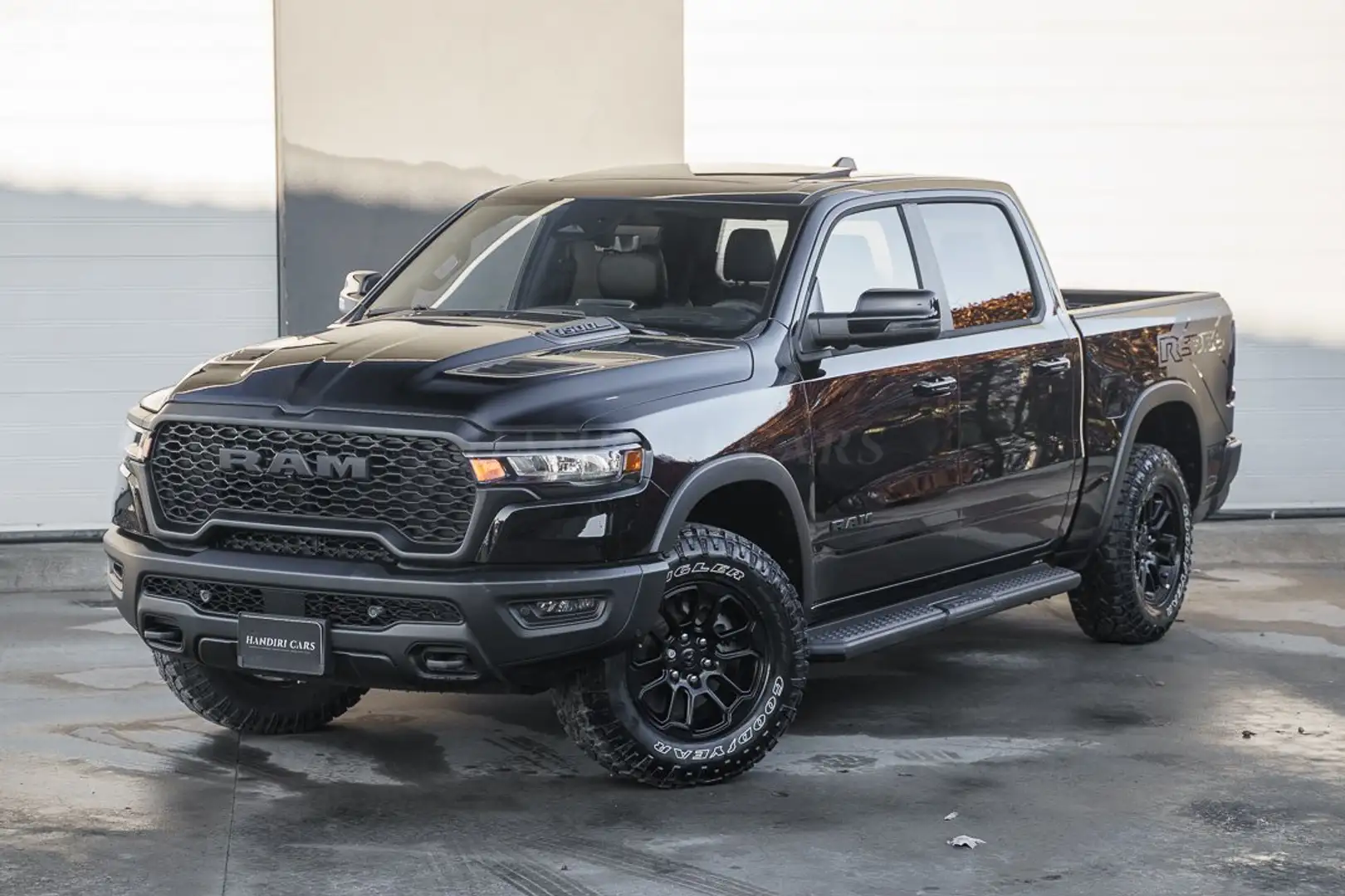 Dodge RAM 2025 Rebel PREMIUM € 63500 +SER AIR SUSPENSION Zwart - 2