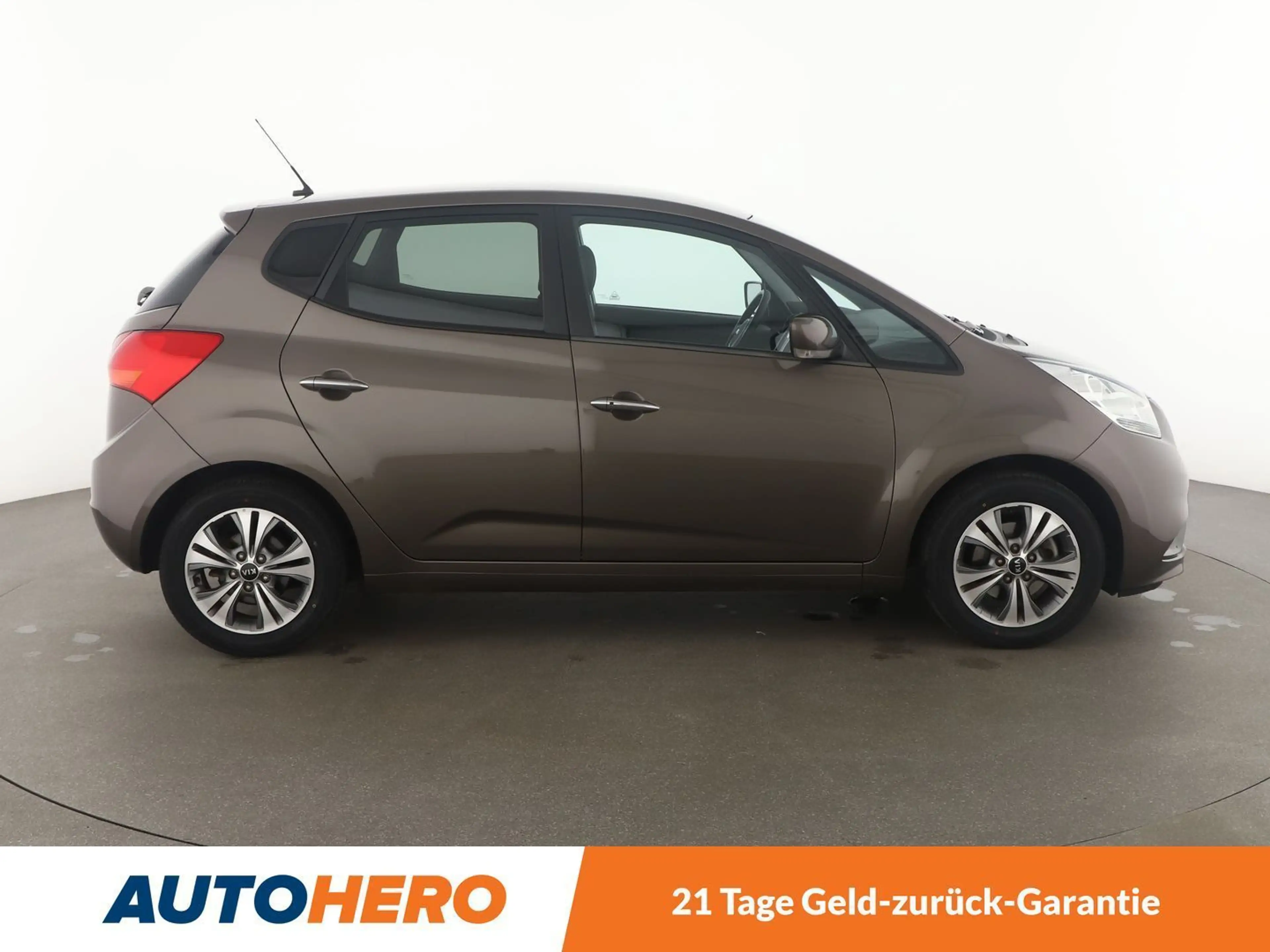 Kia Venga 1.6 Dream Team*NAVI*PDC*SHZ*AHK*ALU*KLIMA* — photo 7