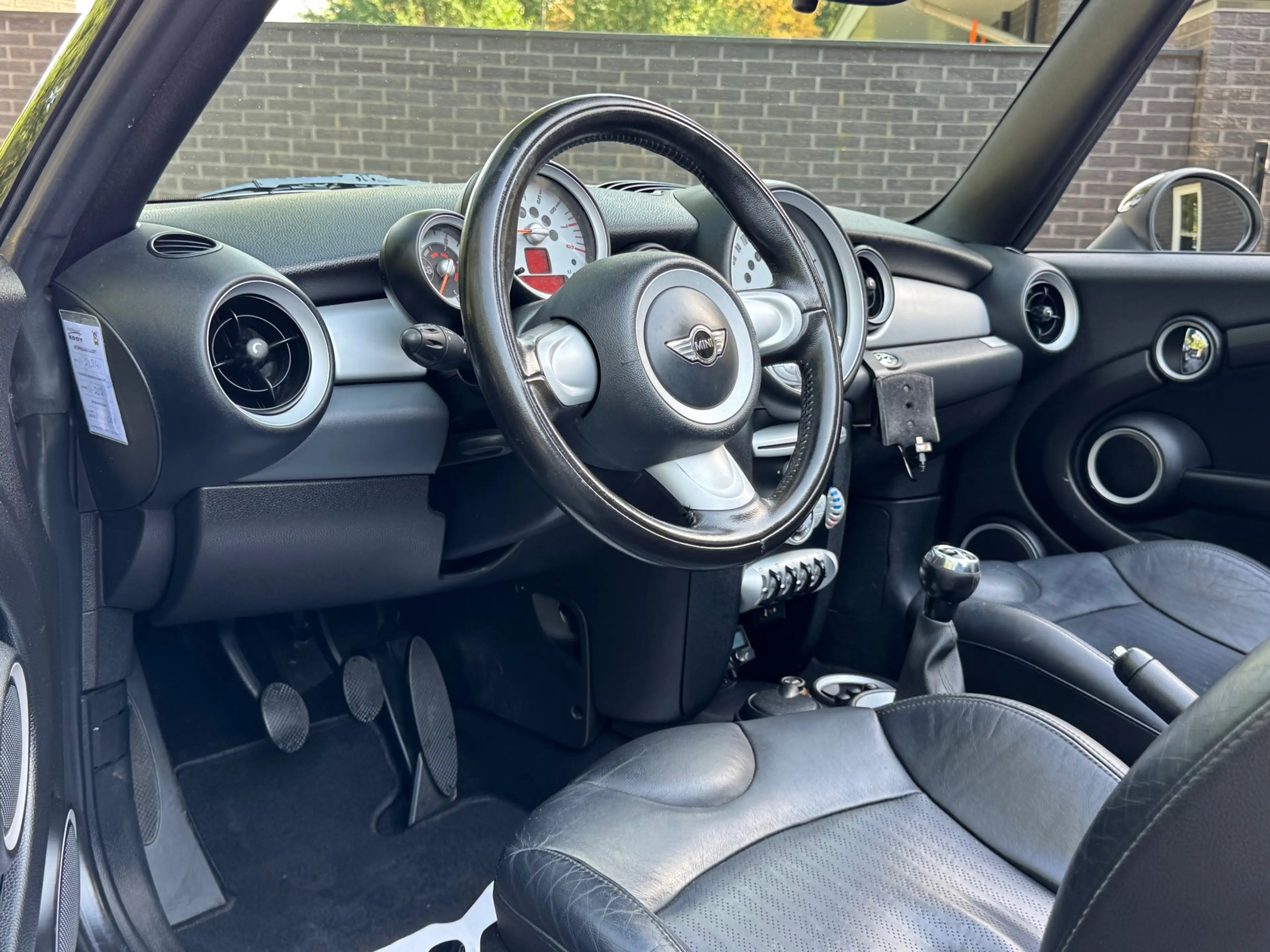 MINI One Cabrio 1.6 Anniversary Leder zwarte velgen — photo 17