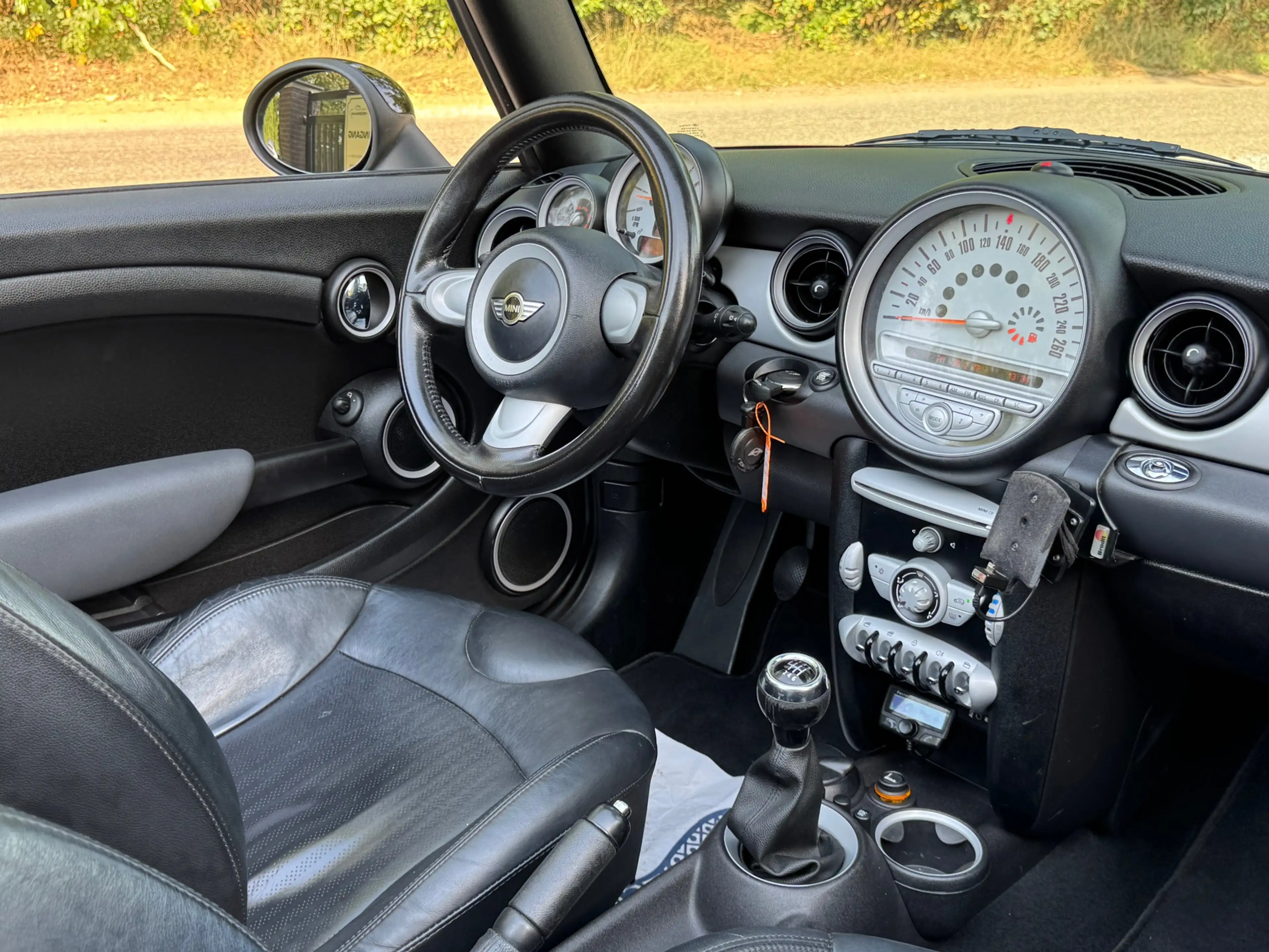 MINI One Cabrio 1.6 Anniversary Leder zwarte velgen — photo 14