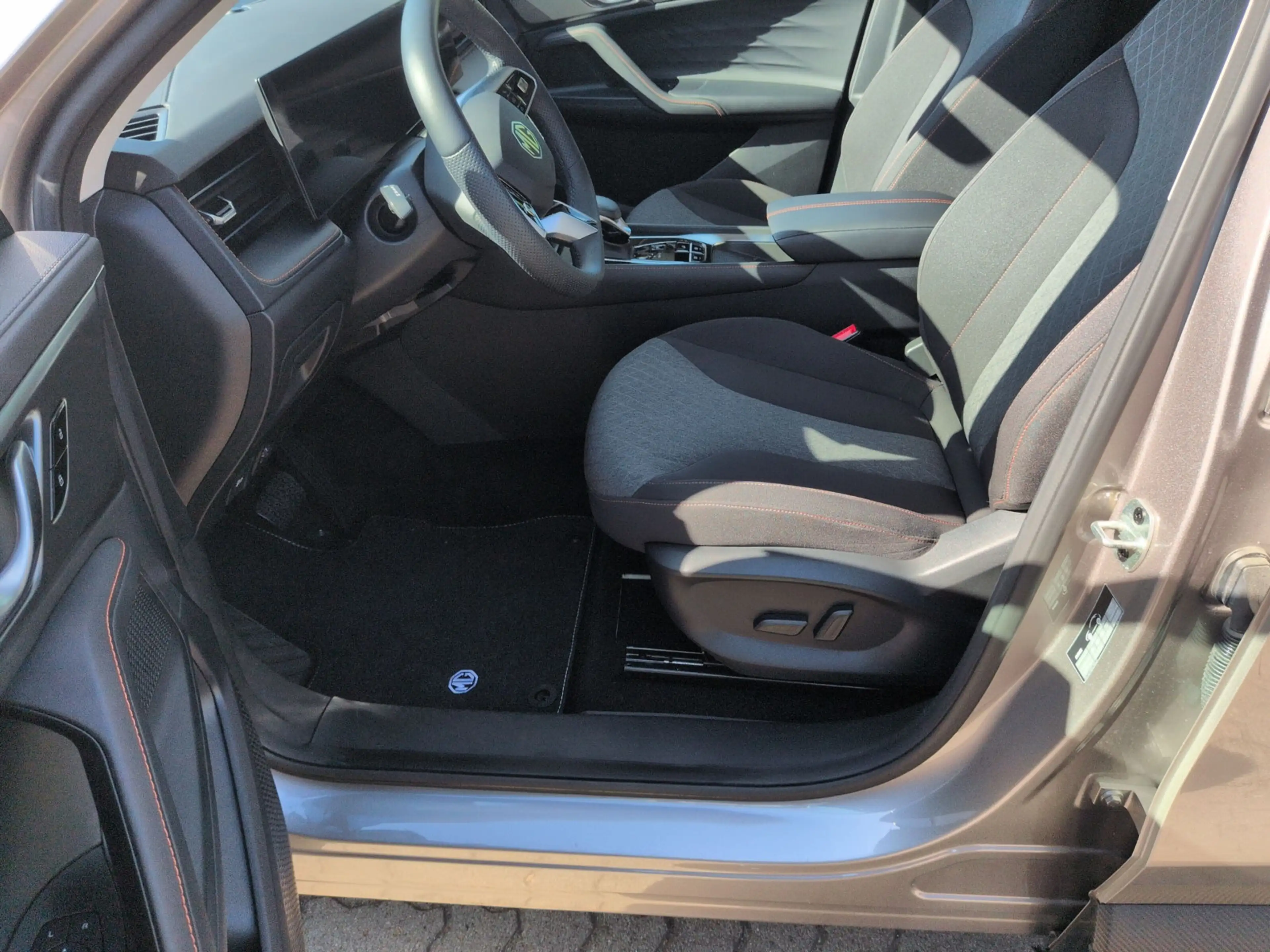 MG HS Comfort 170 PS Comfort CarPlay LED PDC — photo 5