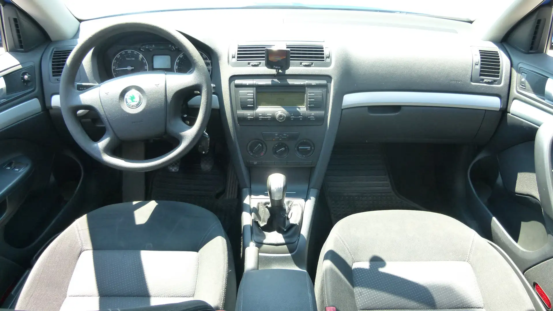 Skoda Octavia Combi 1,9 TDI  4x4 *AHK*EXPORT* Blue - 2
