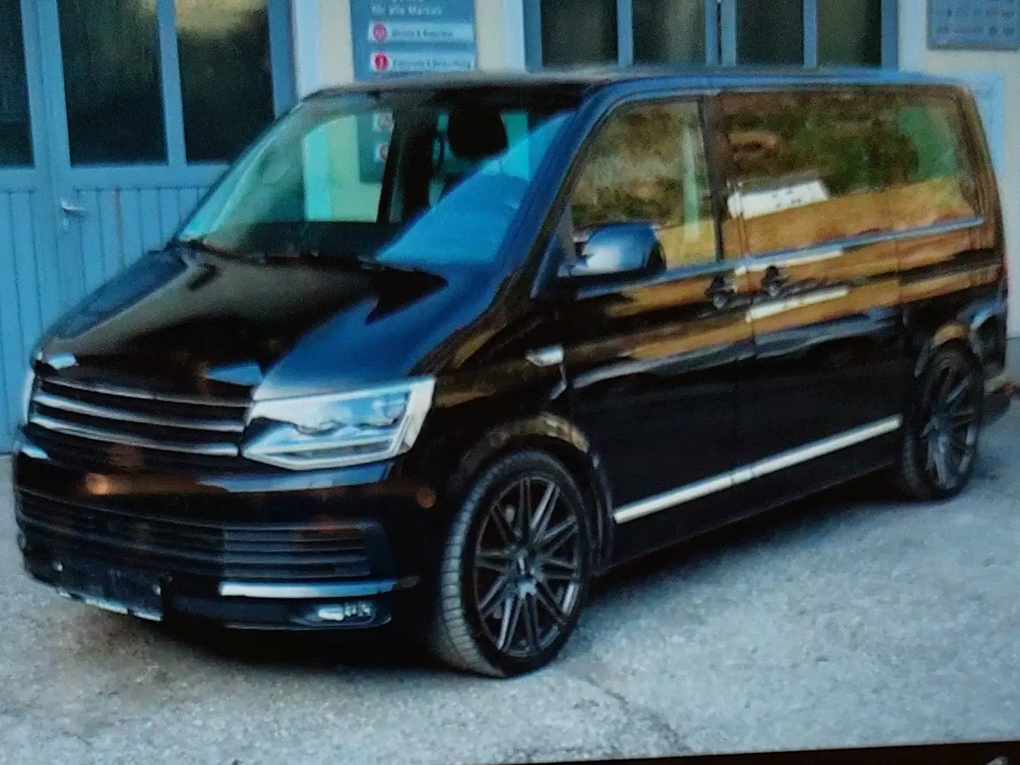 Volkswagen T6 Multivan DSG 4 Motion Schwarz - 1