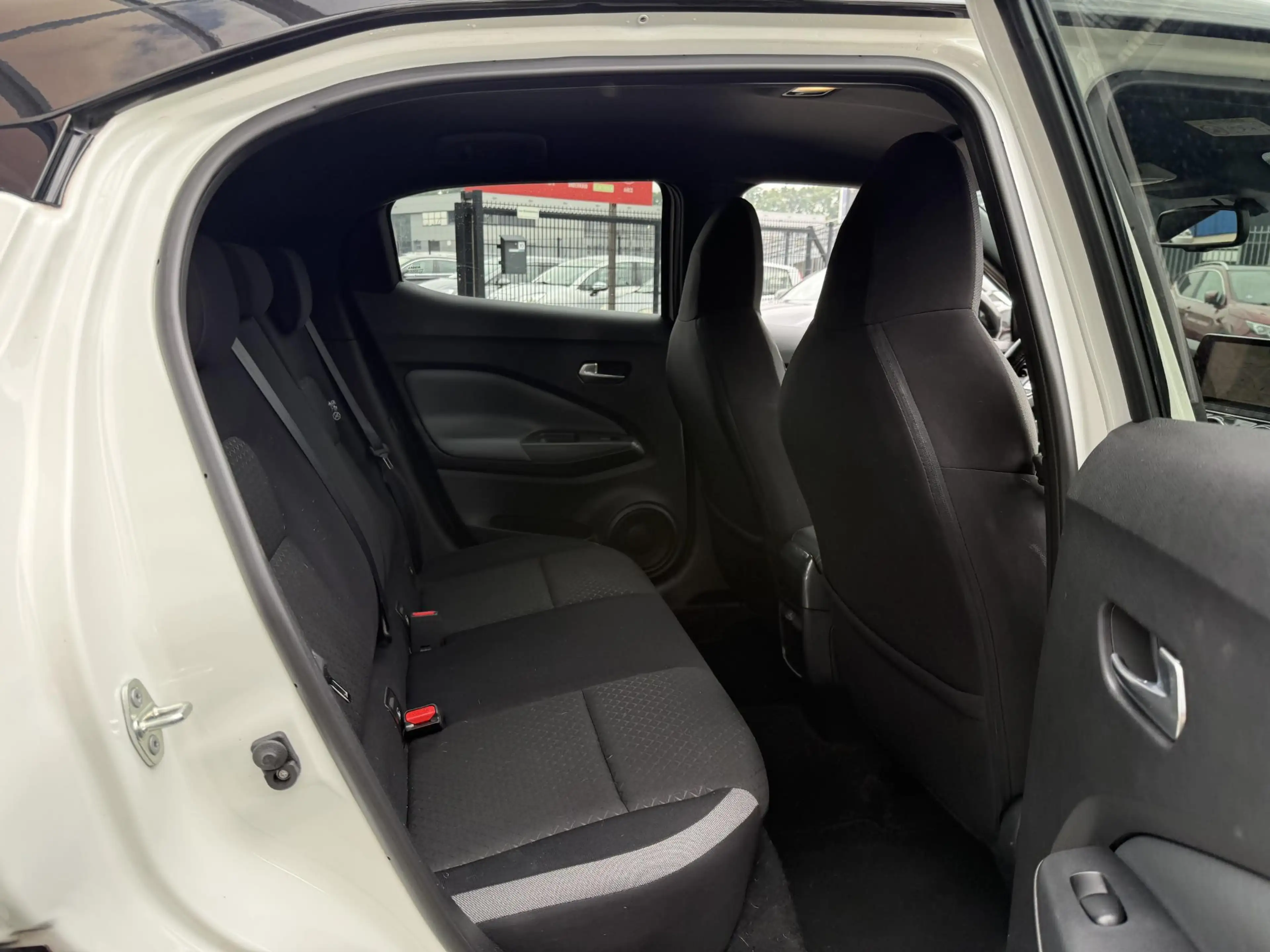 Nissan Juke 1.0 DIG-T N-Connecta *Navigatie & Cruise Control* — photo 11