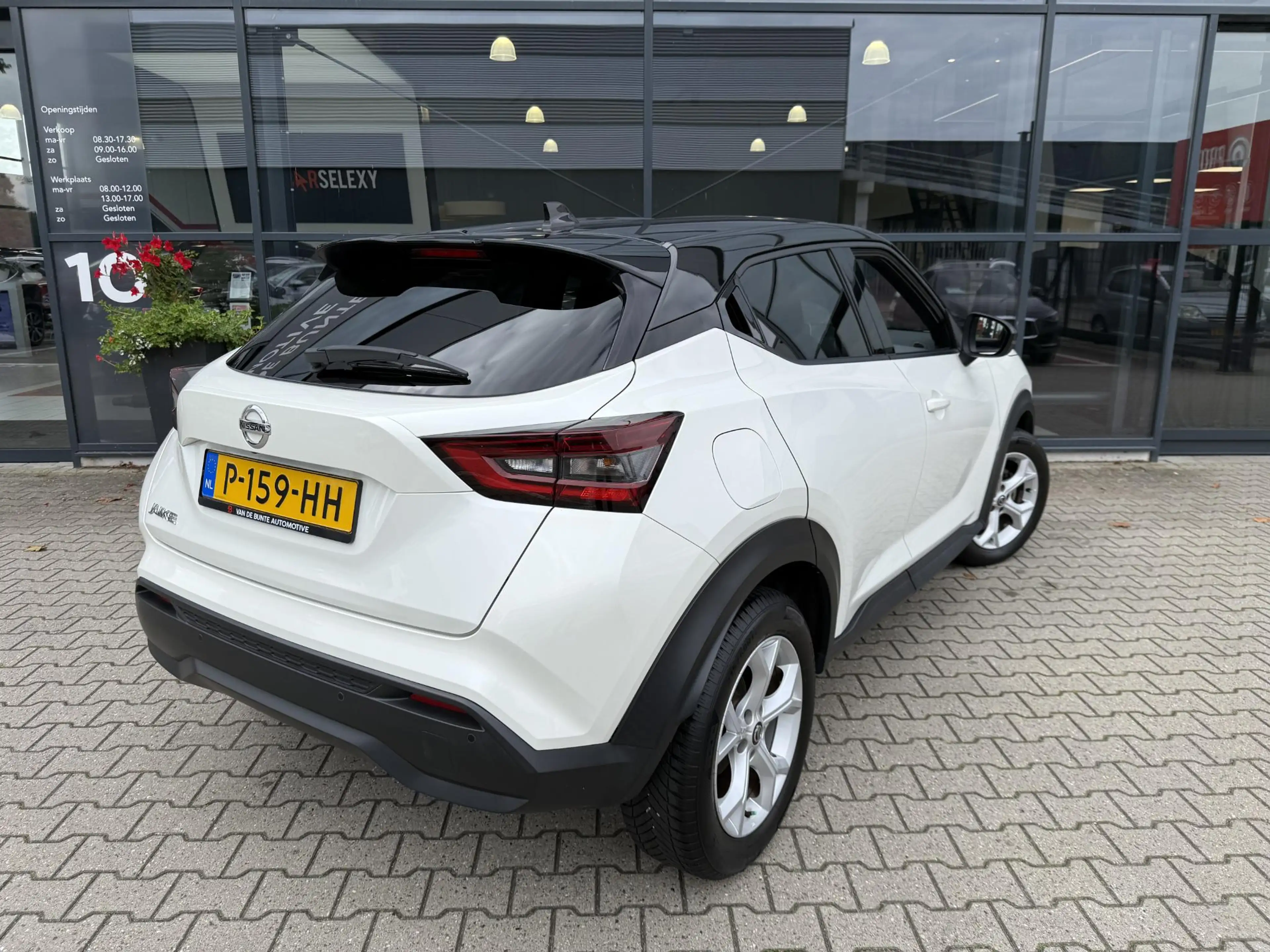 Nissan Juke 1.0 DIG-T N-Connecta *Navigatie & Cruise Control* — photo 2