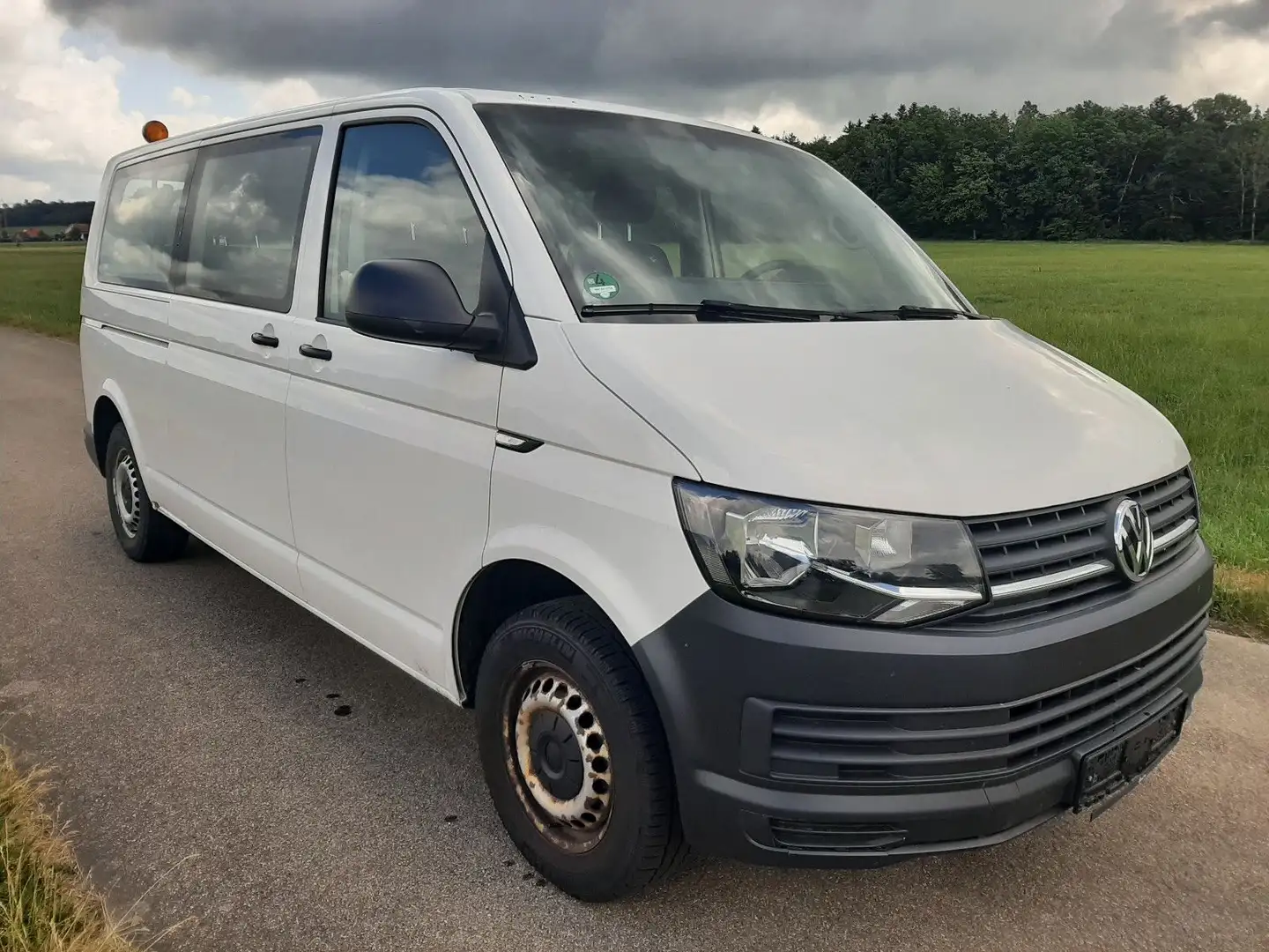 Volkswagen T6 Transporter T6 Kombi 2.0 TDI Lang 9- Sitze Klima PDC 1. Hand Weiß - 1