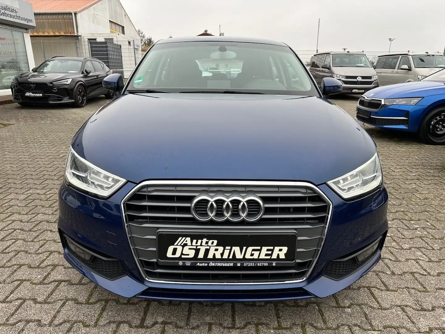 Audi A1 Sportback sport 1,0 TFSI Scheckheft Bleu - 2