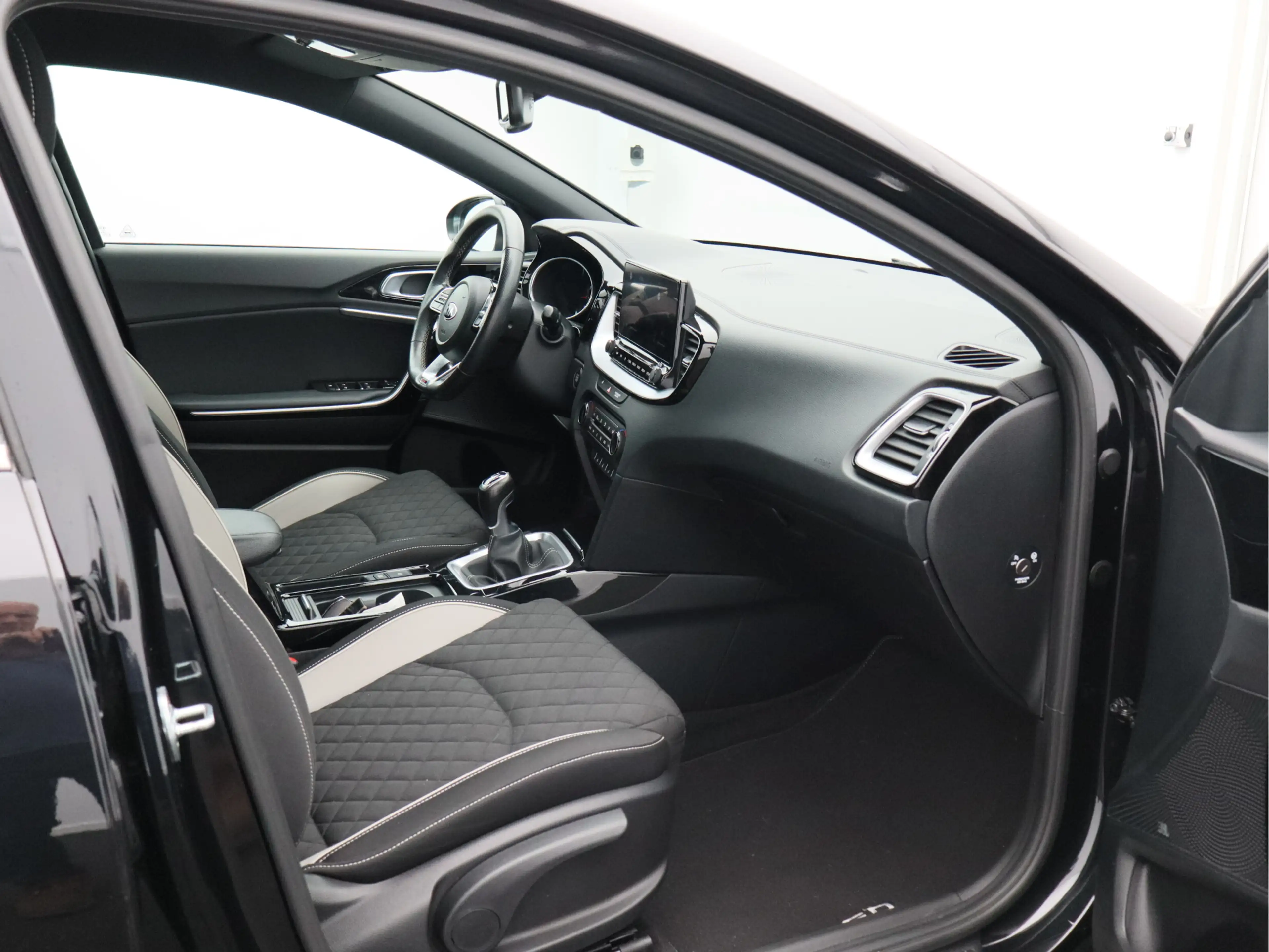 Kia Ceed SW / cee'd SW Sportswagon 1.0 T-GDi GT-Line Business Edition/ la — photo 16