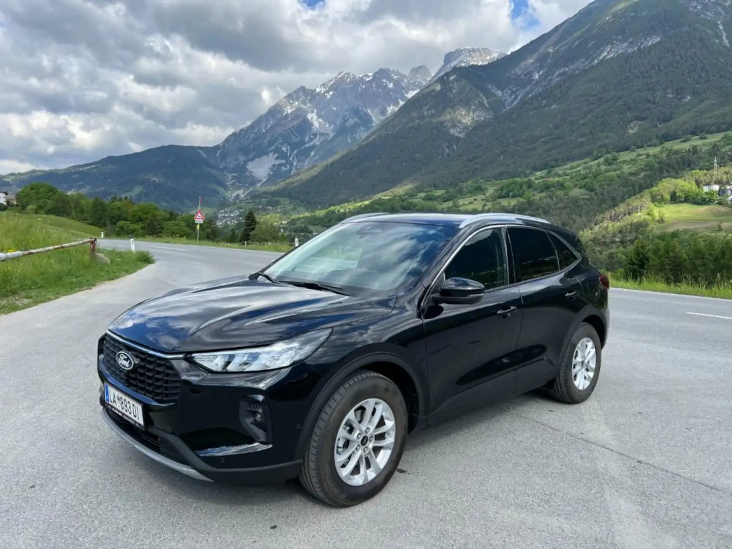 Ford Kuga Titanium AWD Zwart - 2