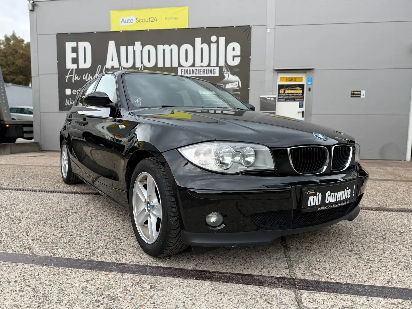 BMW 116 i 1.6 BENZIN MIT GARANTIE! Schwarz - 1