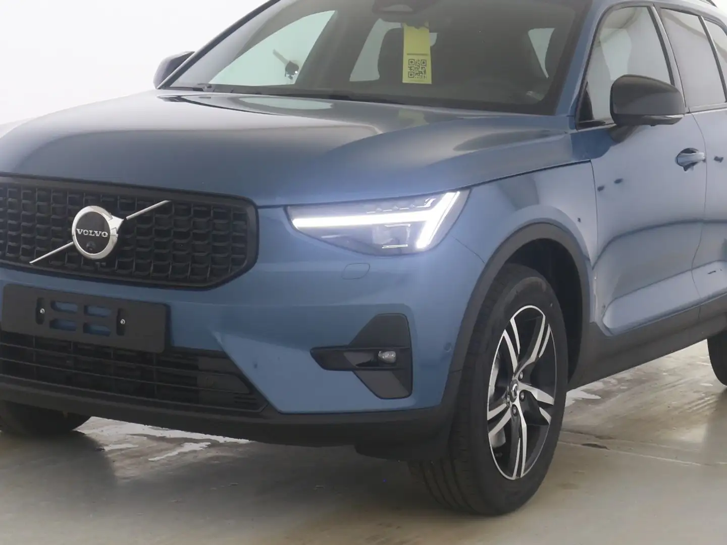 Volvo XC40 B4 Plus Dark Navi ACC Panoramaschiebedach Blue - 2