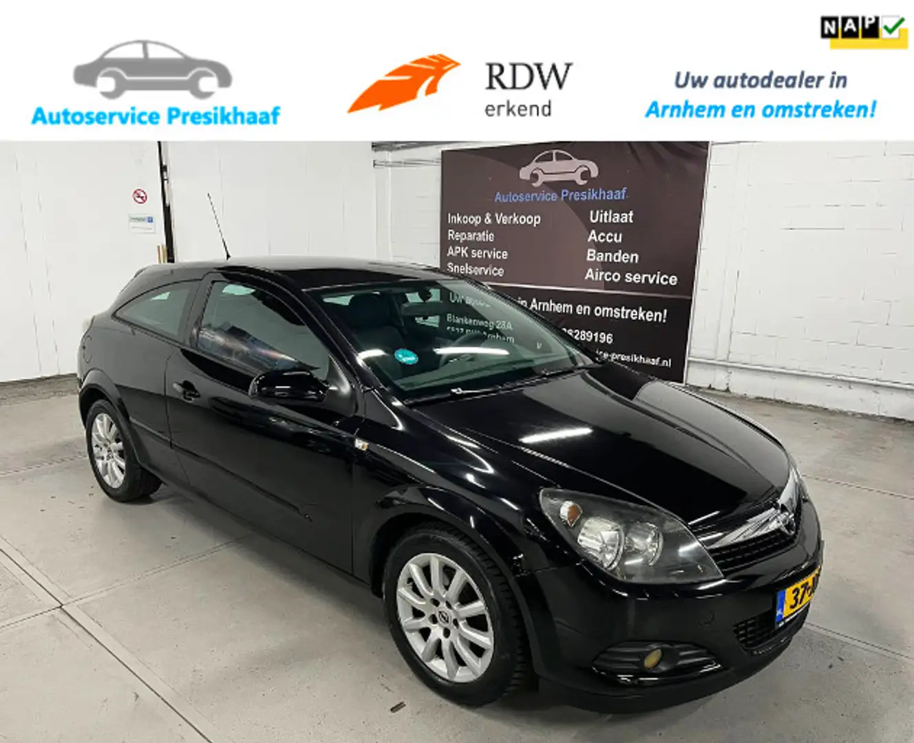 Opel Astra GTC 1.6 Temptation AIRCO / NAP / TREKHAAK Zwart - 1