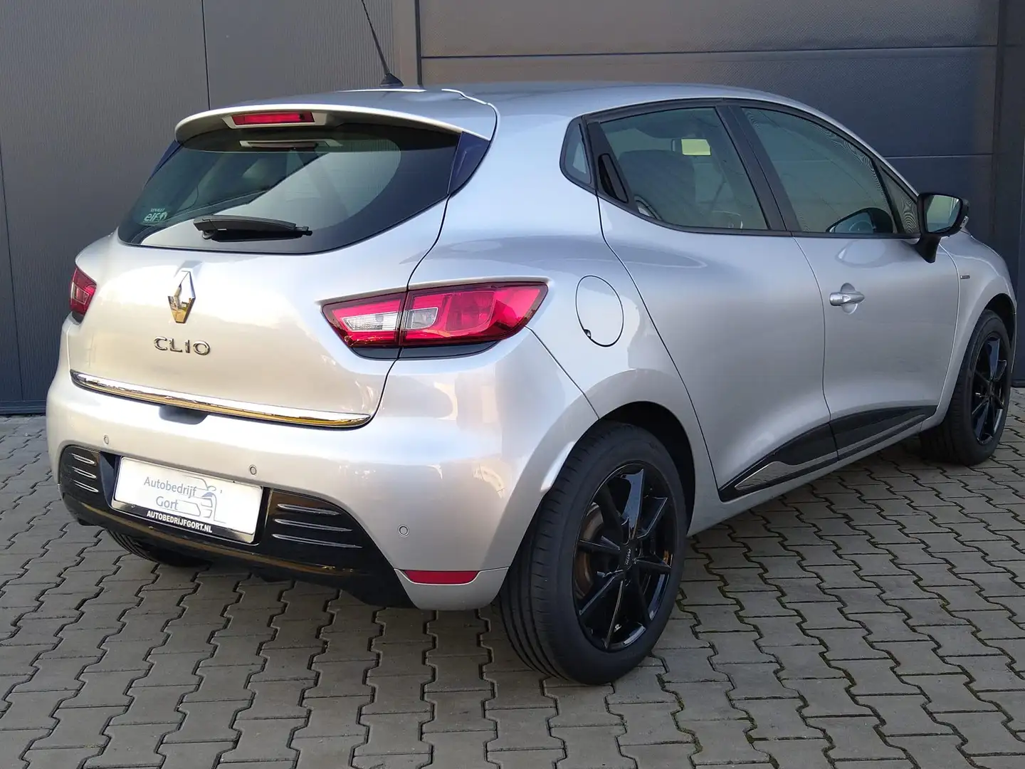 Renault Clio 0.9 TCe Limited Zwart - 2