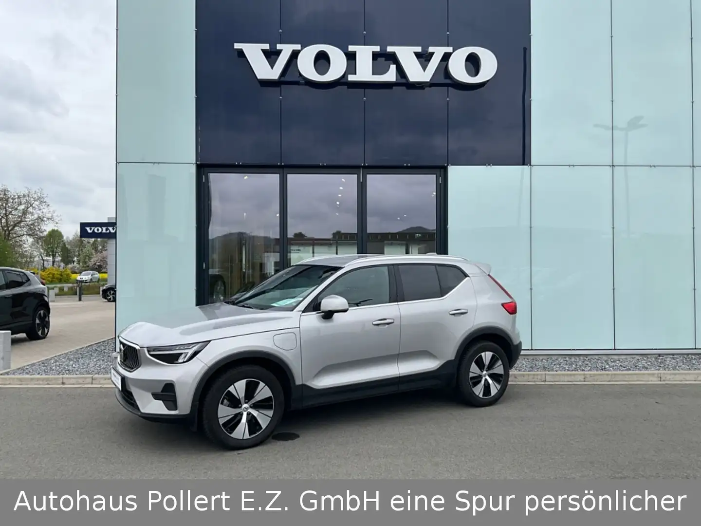 Volvo XC40 T4 Recharge Plug-In Hybrid 2WD Plus Bright Silber - 1