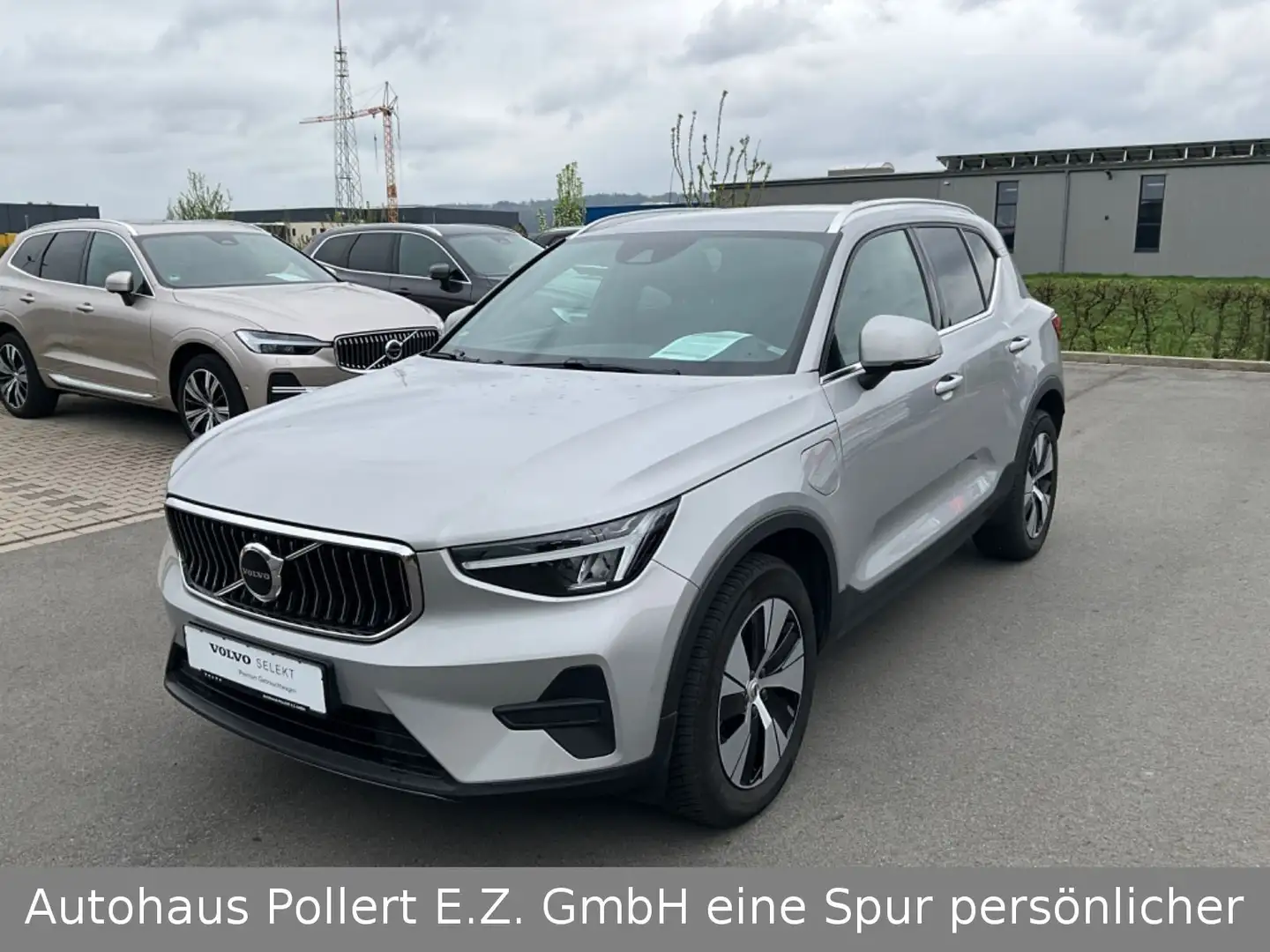 Volvo XC40 T4 Recharge Plug-In Hybrid 2WD Plus Bright Silber - 2
