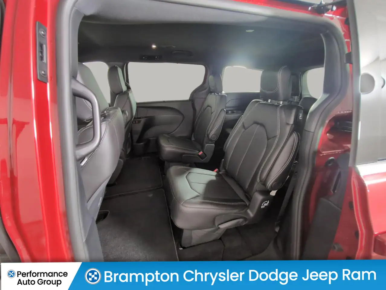 Chrysler Grand Caravan photo Chrysler Grand Caravan