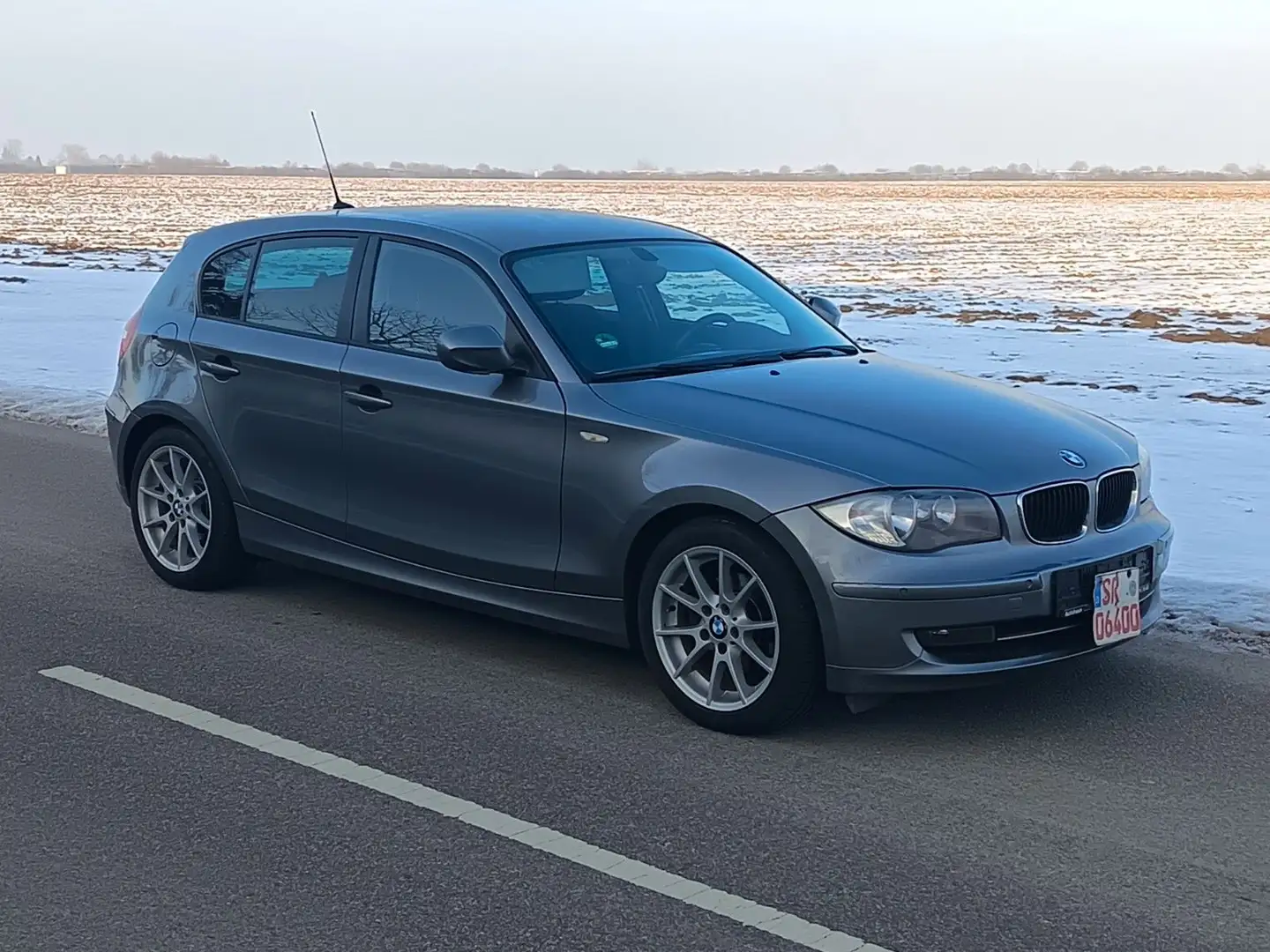 BMW 118 i  AUTOMATIK  STEUERKETTE NEU Grau - 1