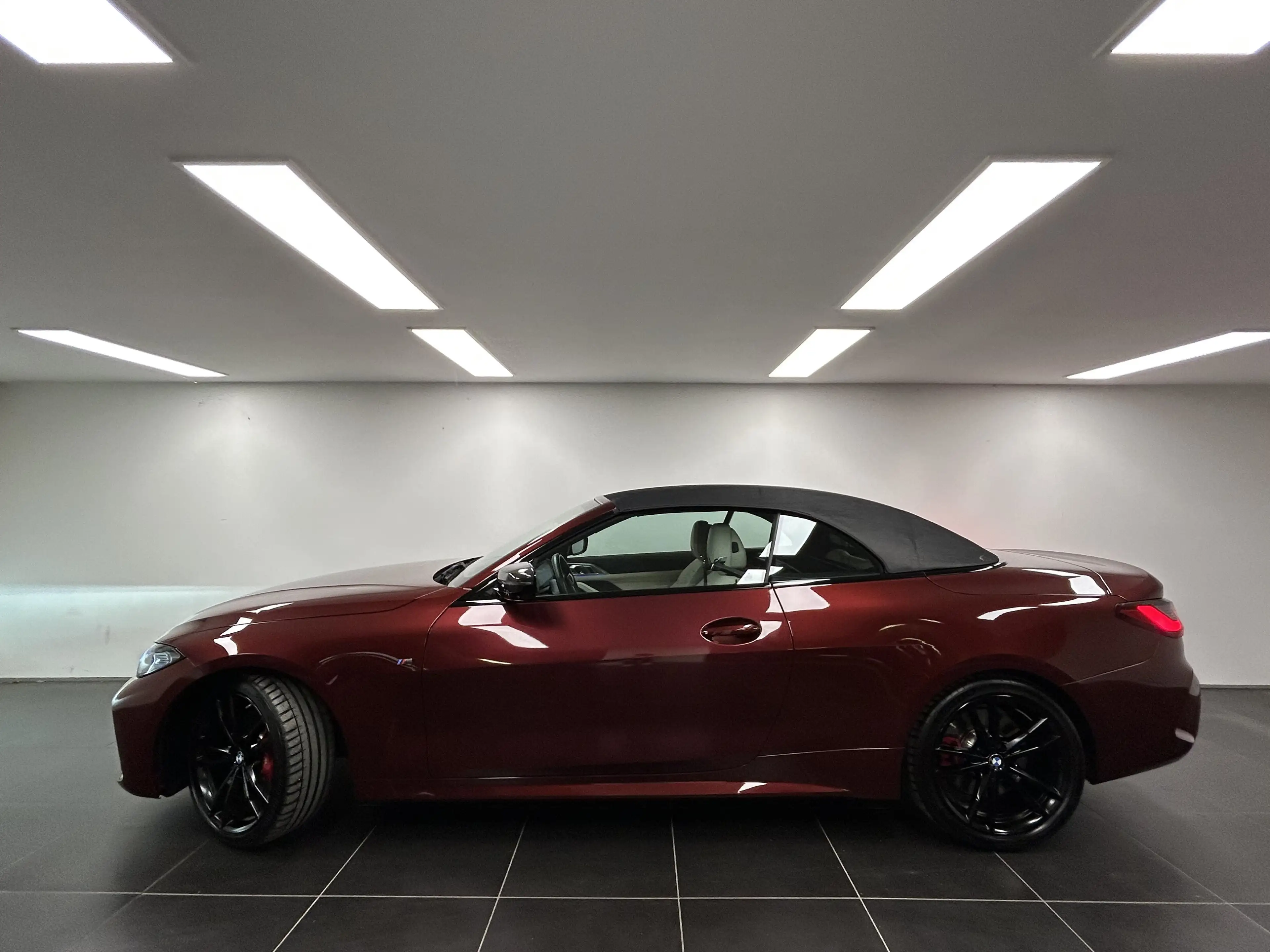 BMW 440 M440i xDrive Cabrio — photo 2