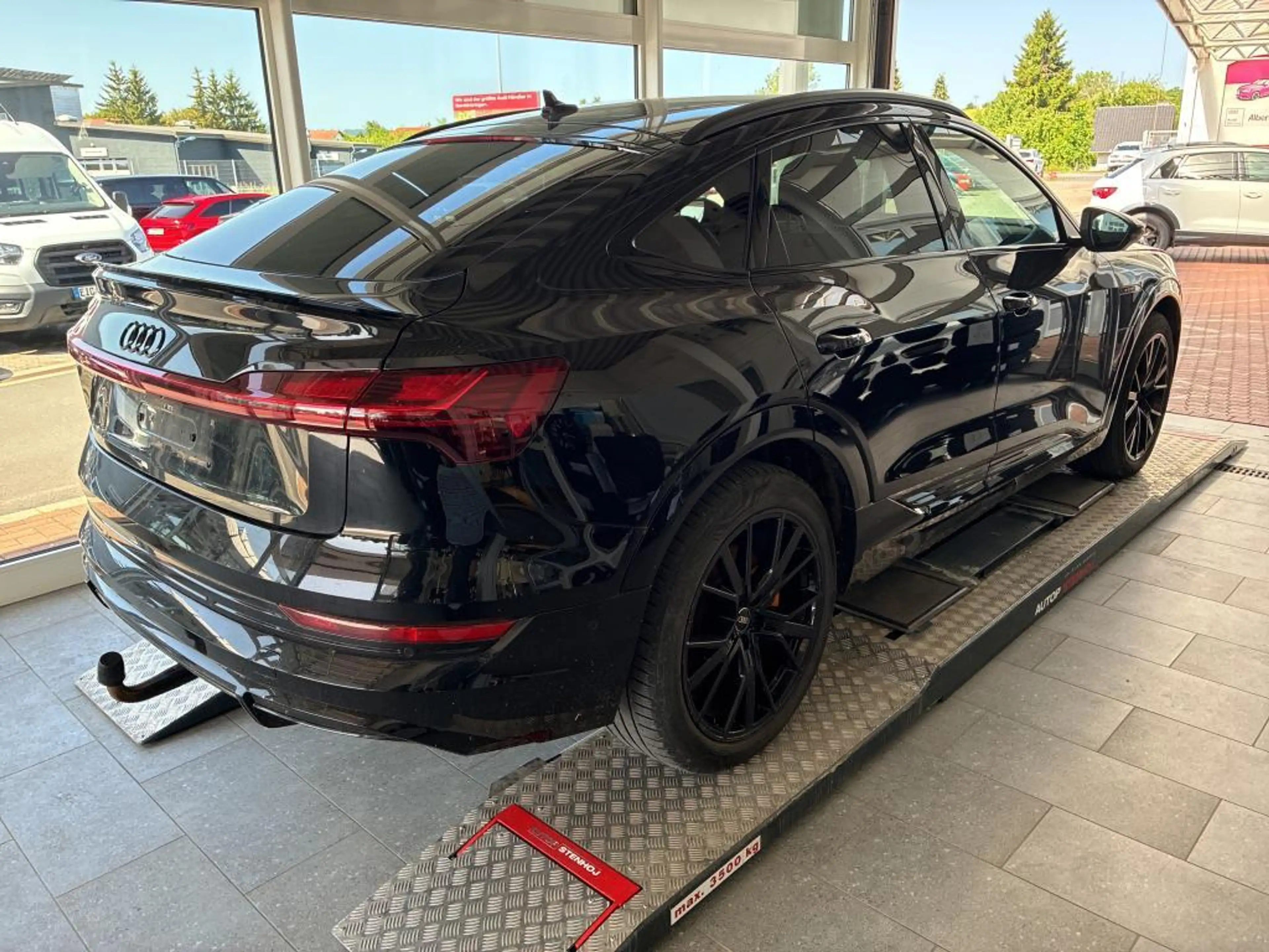 Audi e-tron Sportback 55 2x S line BLACK EDITION AHK — photo 6