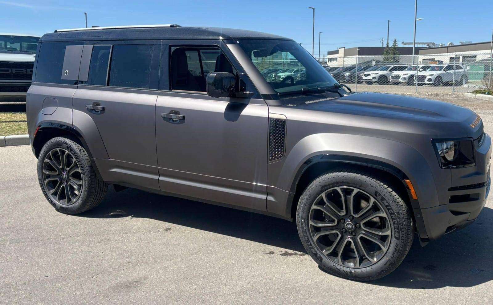 2025 Land Rover Defender 110 P635 OCTA