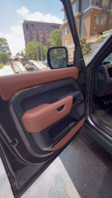 2025 Land Rover Defender 110 P635 OCTA thumb 18