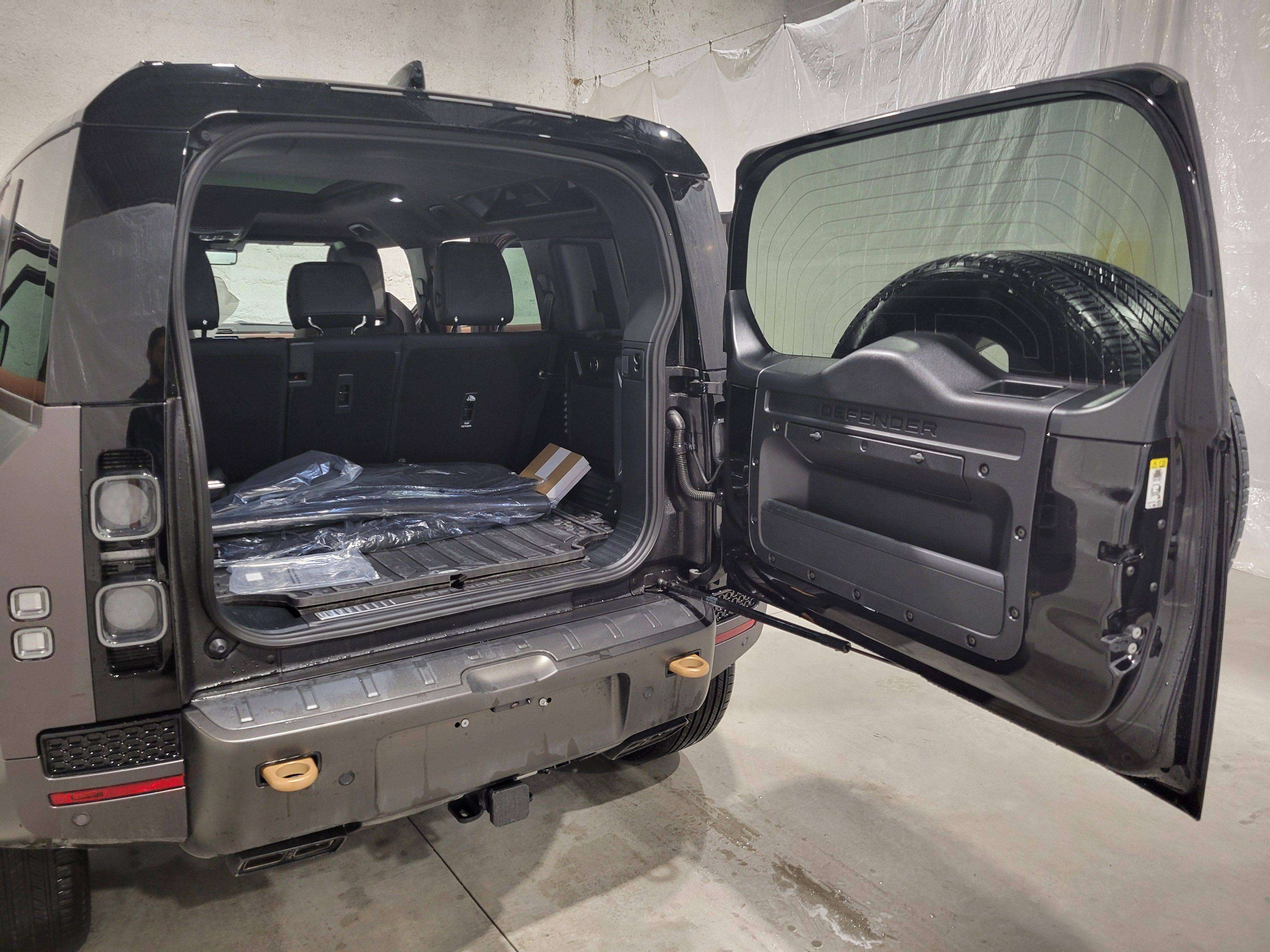 2025 Land Rover Defender 110 P635 OCTA thumb 14