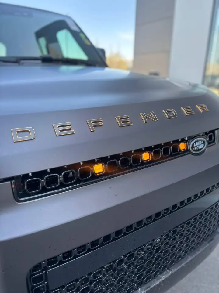 Land Rover Defender снимка Land Rover Defender