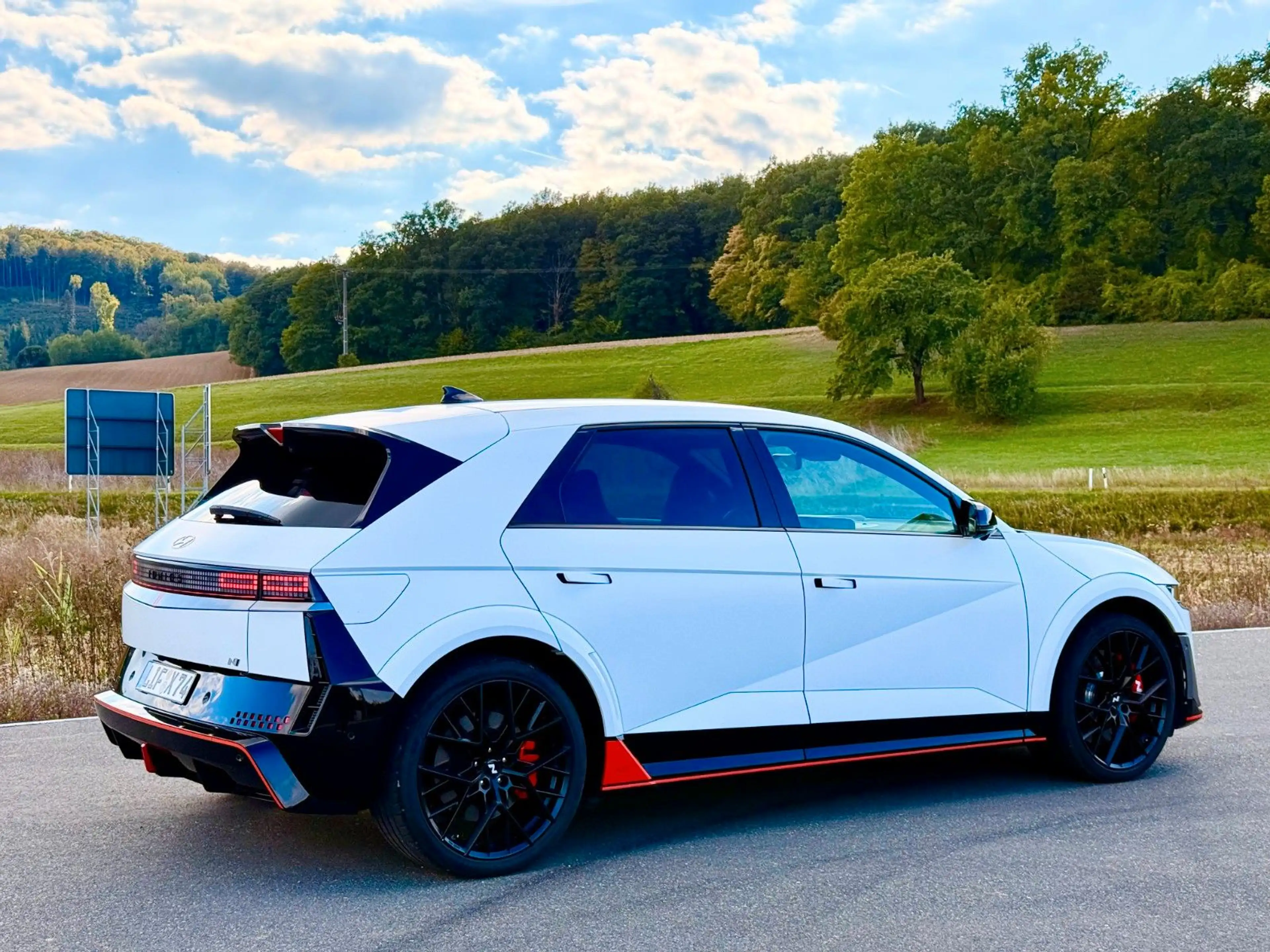 Hyundai IONIQ 5 N Elektro 4WD 650PS Sofort — photo 11