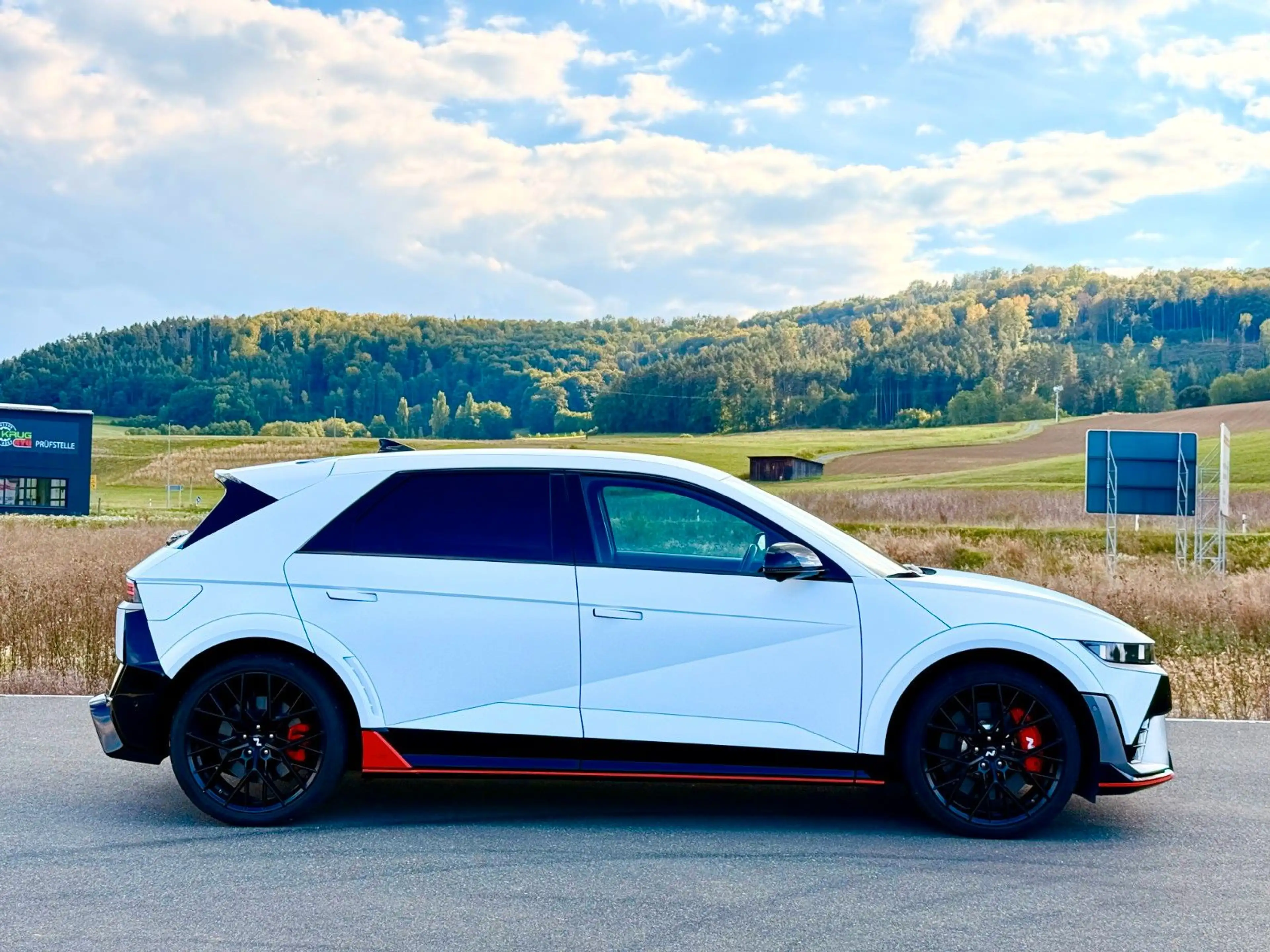 Hyundai IONIQ 5 N Elektro 4WD 650PS Sofort — photo 12