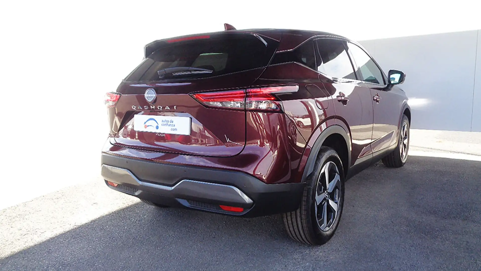 Nissan Qashqai 1.3 DIG-T mHEV 12V N-Connecta 4x2 Aut. 116kW - 2