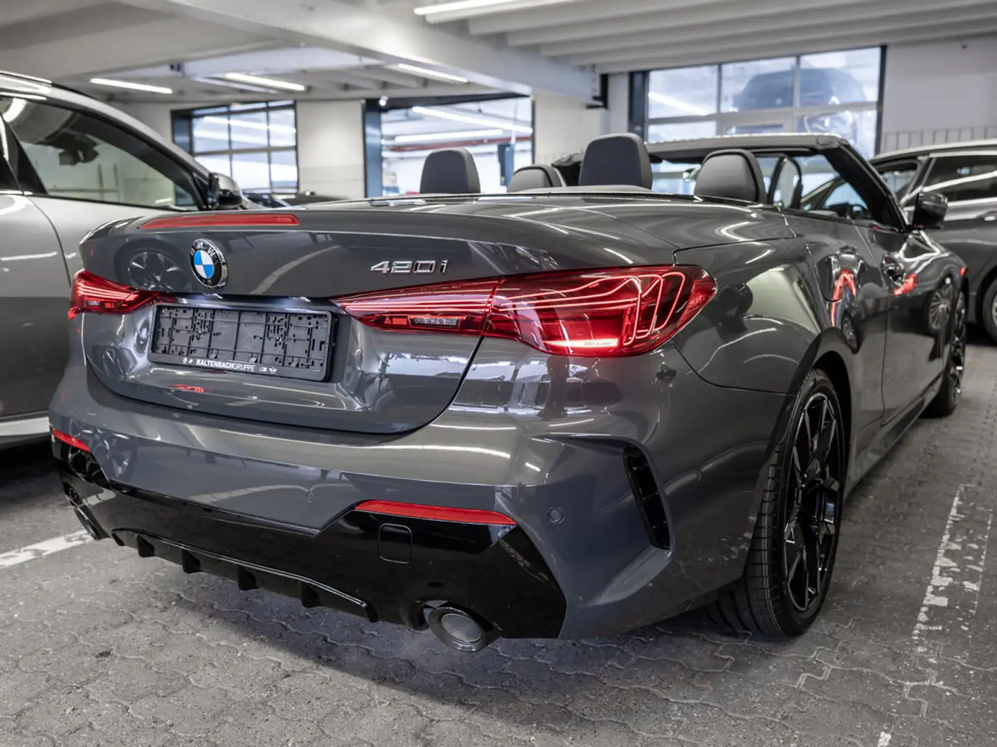 BMW 420 i Cabrio M-Sport Pro FACEL. LED AHK NAVI Grijs - 2