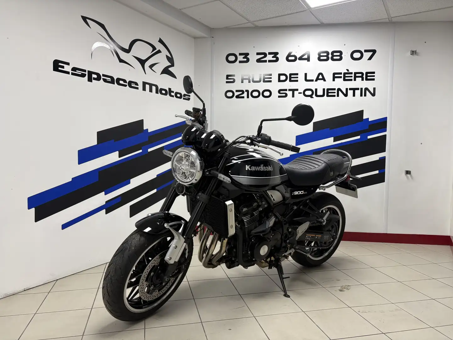 Kawasaki Z900RS Zwart - 1