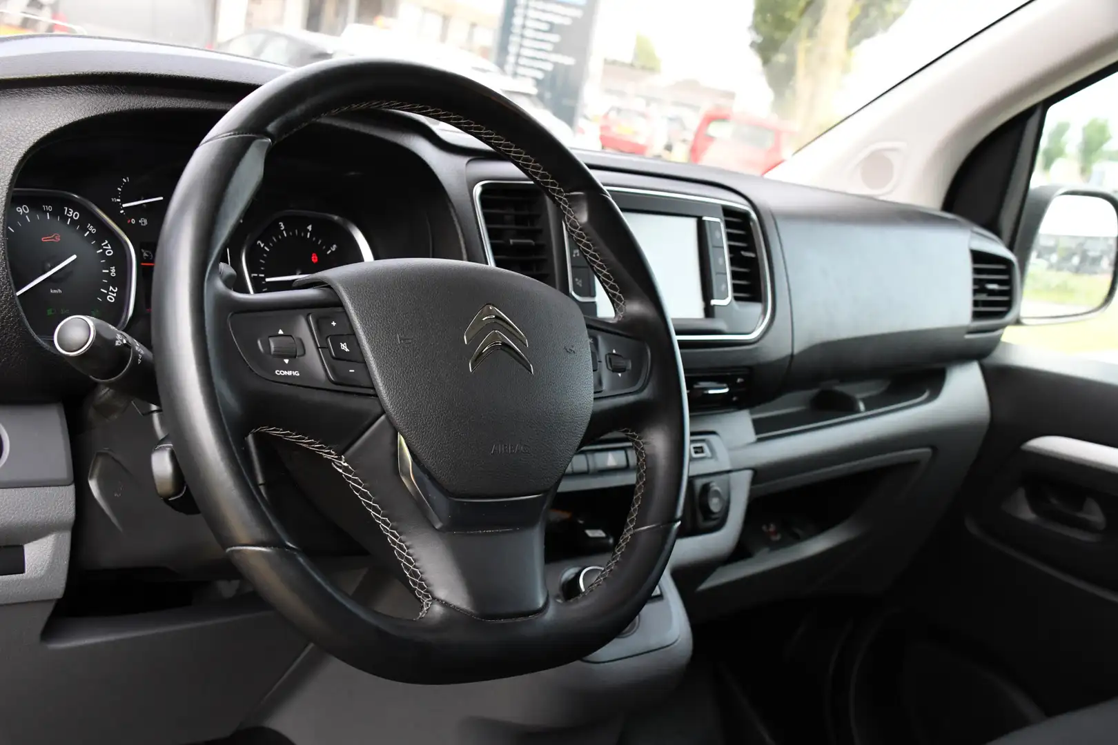 Citroen Jumpy 2.0 BlueHDI 180 XL DC Black Edition Adaptieve Crui Zwart - 2