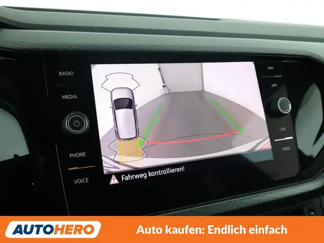 Volkswagen T-Cross view 21