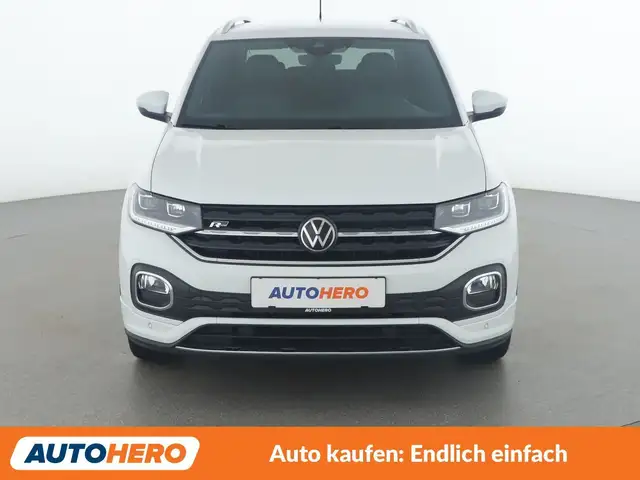 Volkswagen T-Cross view 9