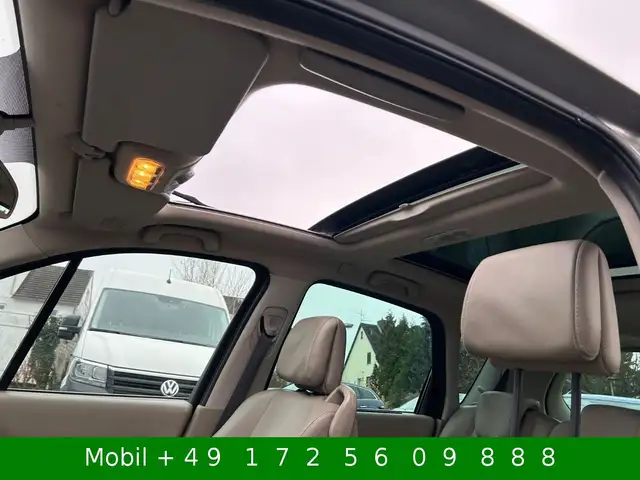 Renault Scenic view 16