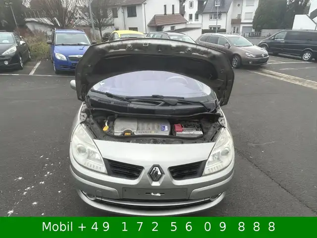 Renault Scenic view 25