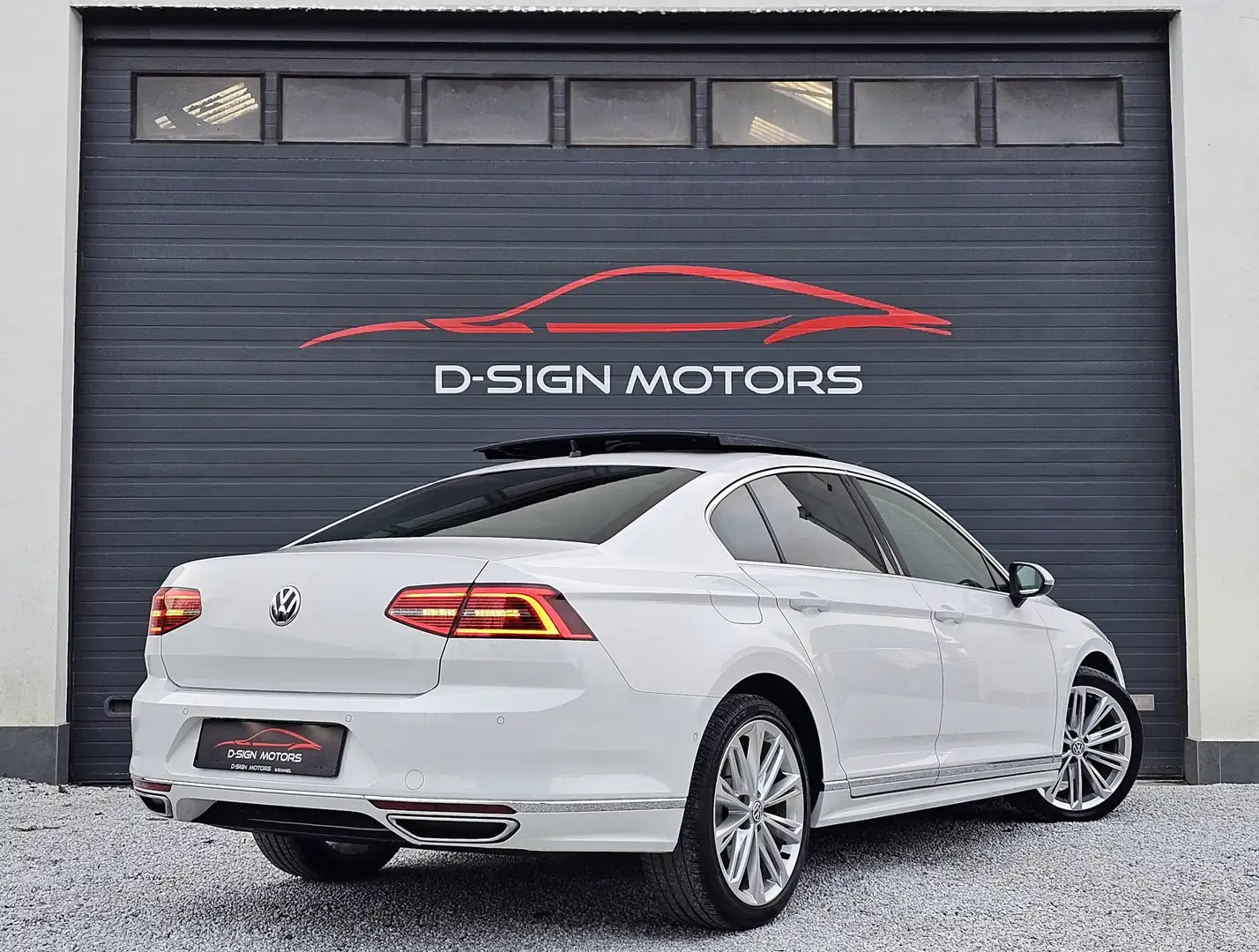 Volkswagen Passat 1.4 TSI R-LINE (150ch) HIGHLINE 2017 80.645km !! Blanc - 2