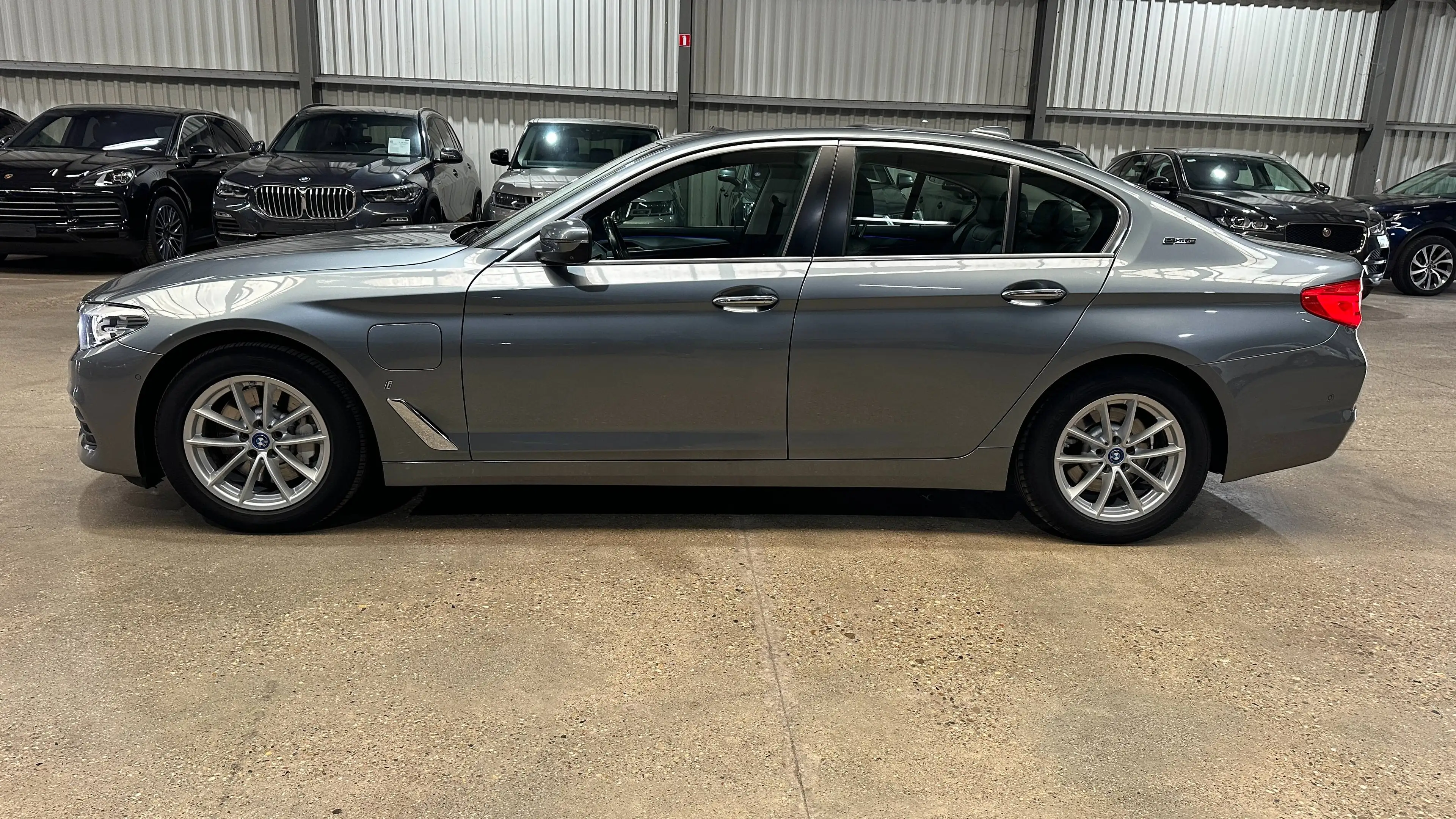 BMW 530 530eA PHEV Performance Business Edition (185 kW) — photo 7