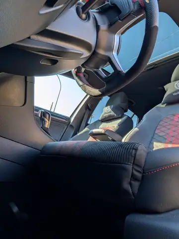 Volkswagen Golf view 21