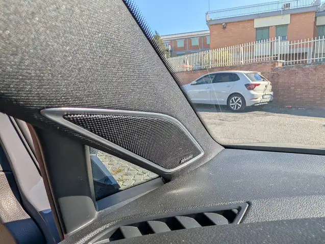 Volkswagen Golf view 24