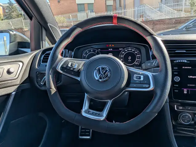 Volkswagen Golf view 13