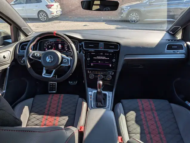 Volkswagen Golf view 11