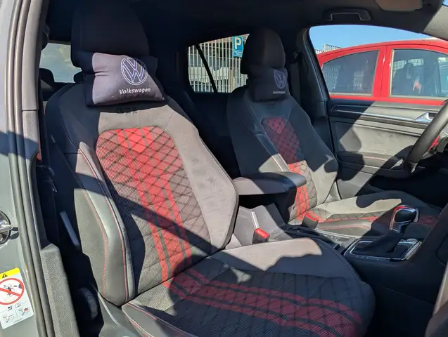 Volkswagen Golf view 18